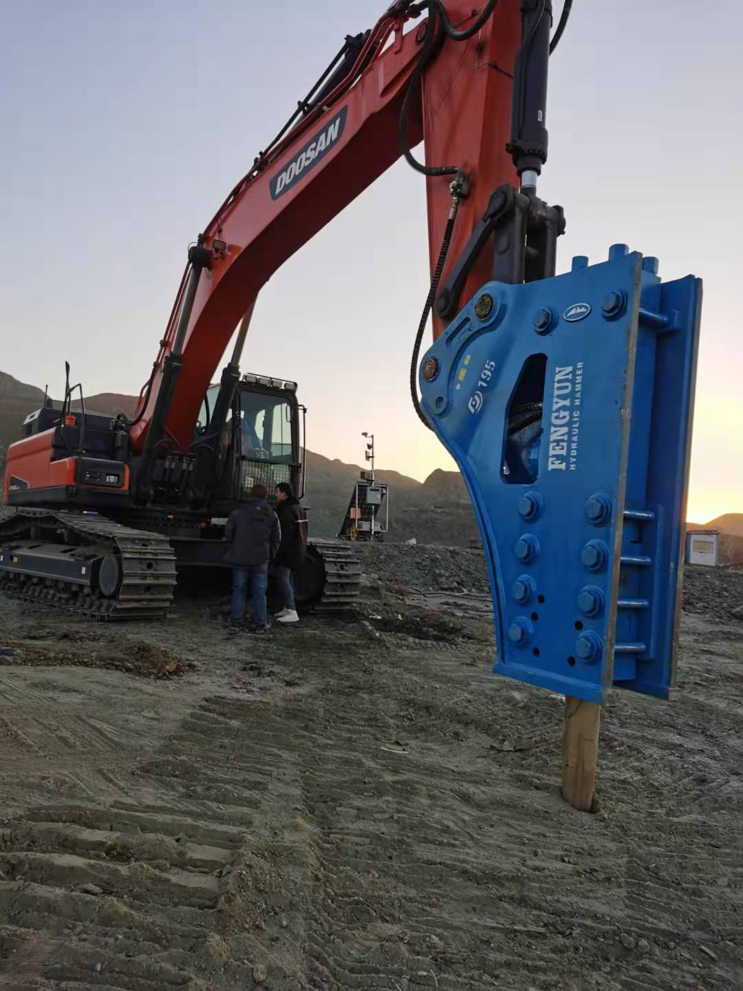 收藏展品产品类别:液压锤fy195破碎锤在线洽谈收藏展商马鞍山市峰云